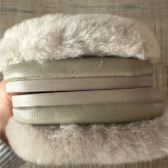 Tory Burch Women's Double T Logo Shearling Slide Sandals shoes Gray Heron Gold - Picture 3 of 6